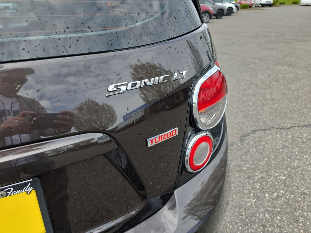 Used 2015 Chevrolet Sonic LT w/ Fun and Sun Package image 32