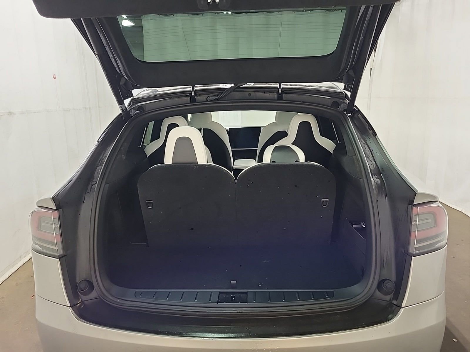 Used 2022 Tesla Model X AWD/4WD image 14