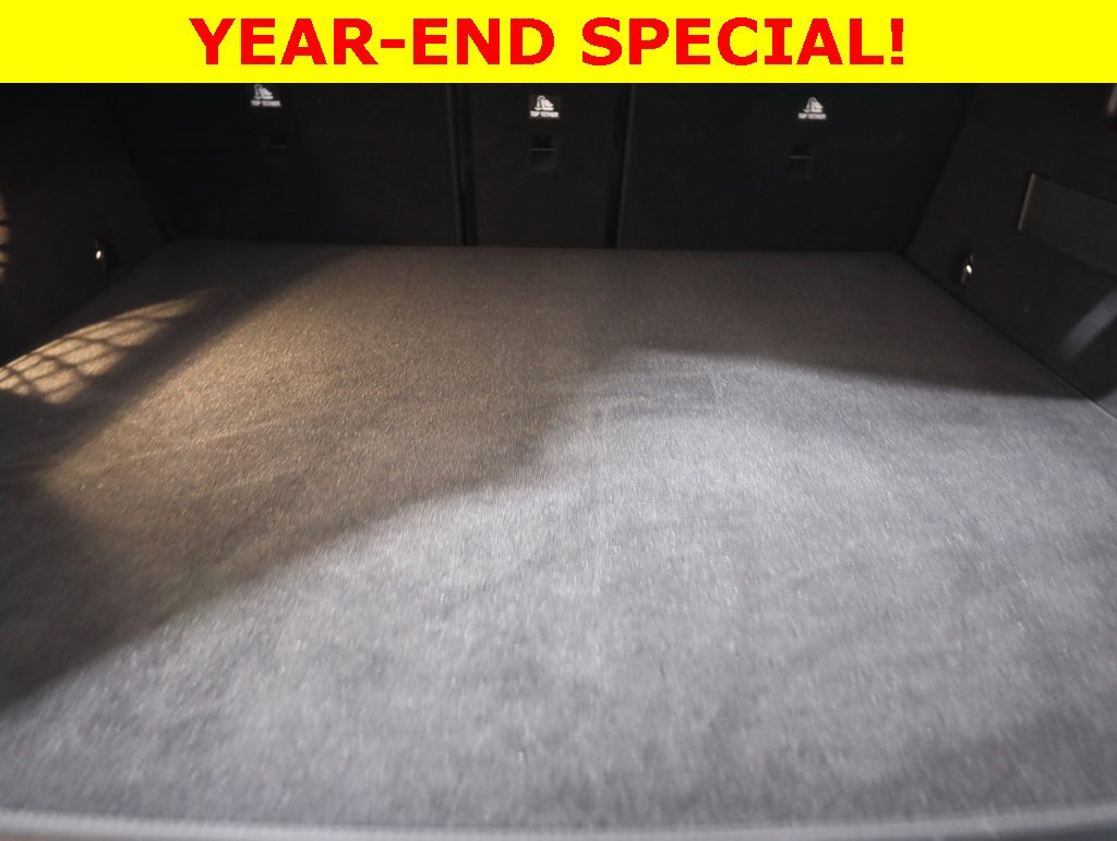 Used 2025 Mercedes-Benz GLC 300 4MATIC image 46