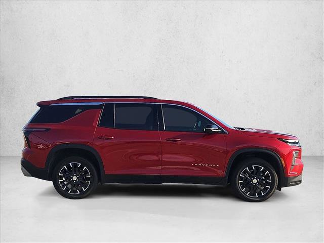 Used 2025 Chevrolet Traverse LT w/ Sun and Wheel Package FWD image 4