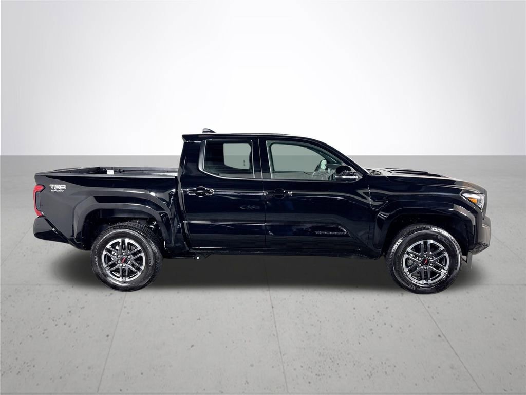 Used 2025 Toyota Tacoma TRD Sport AWD/4WD image 5