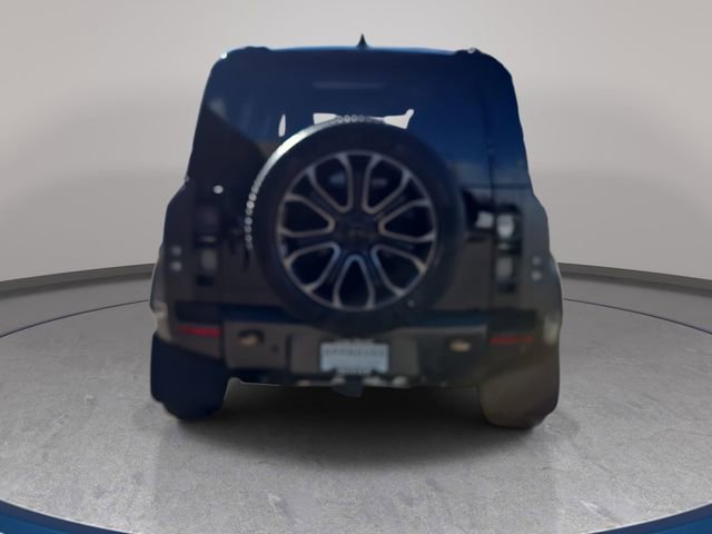 Used 2025 Land Rover Defender 110 image 7