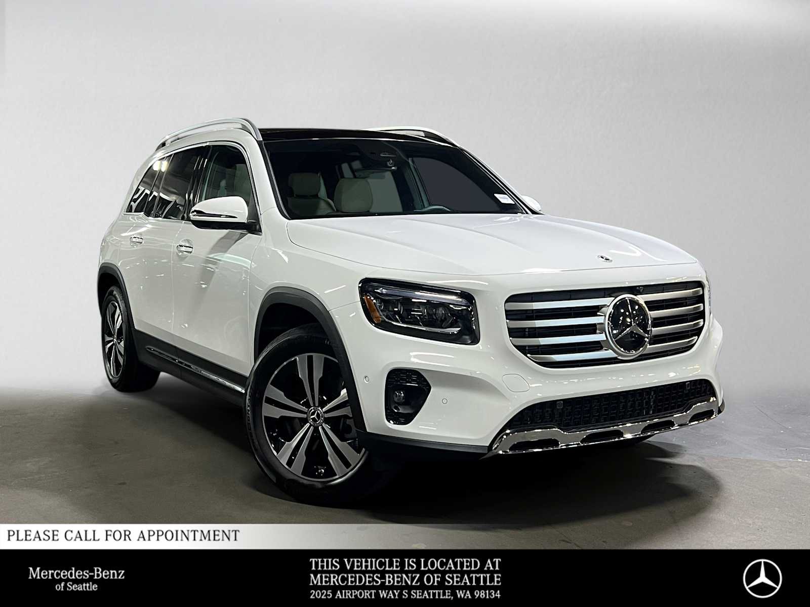 Used 2026 Mercedes-Benz GLB 250 4MATIC image 1