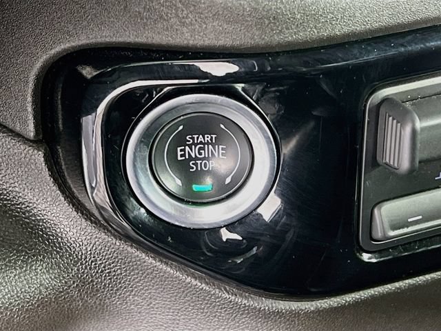 Used 2025 GMC Sierra 1500 SLT AWD/4WD image 19
