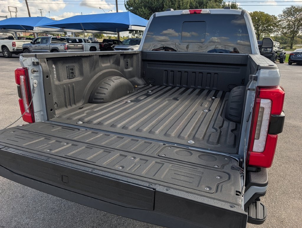 Used 2026 Ford F250 Platinum AWD/4WD image 32