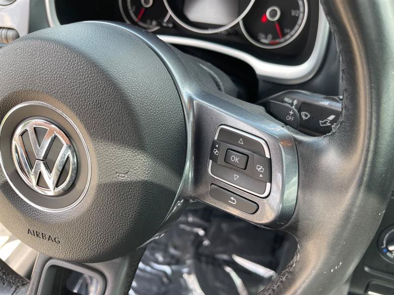 Used 2013 Volkswagen Beetle TDI FWD image 14