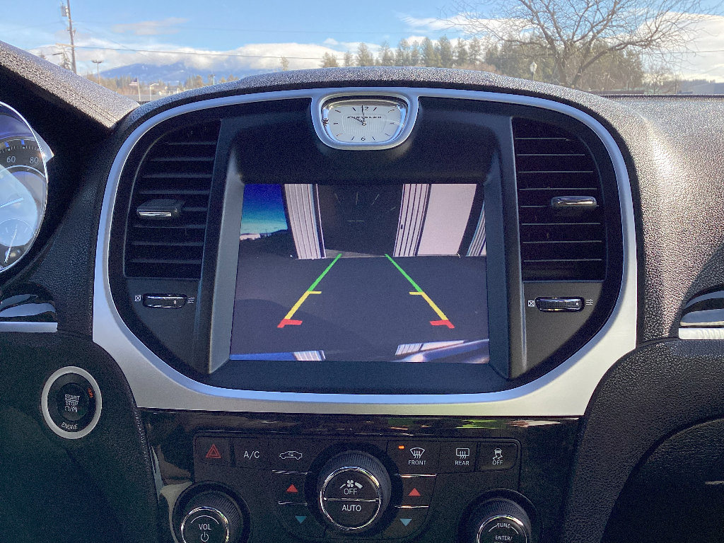 Used 2013 Chrysler 300 C w/ Light Group image 8