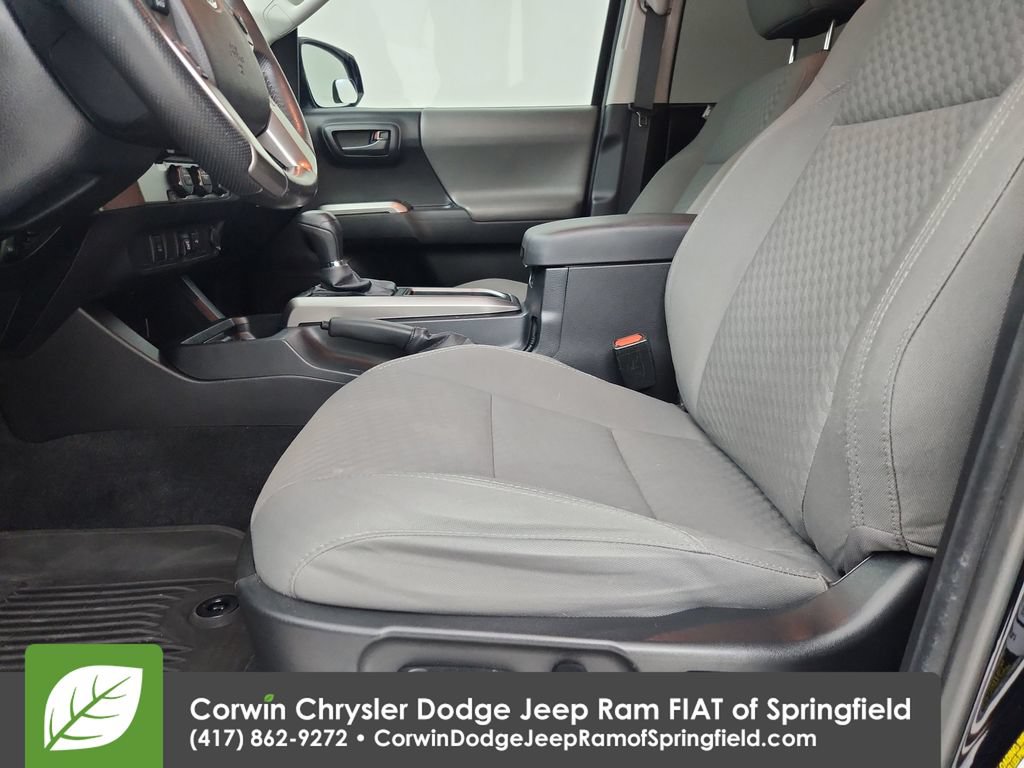 Used 2021 Toyota Tacoma SR5 RWD image 19