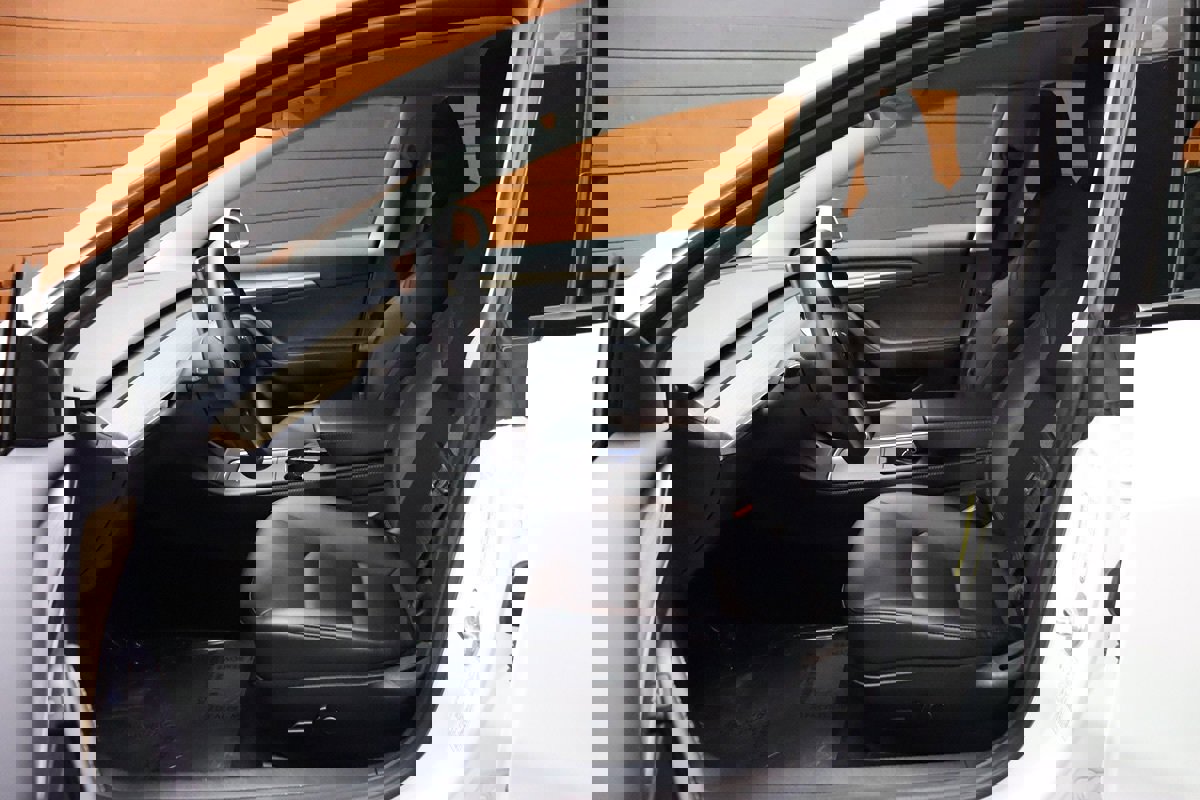 Used 2023 Tesla Model 3 Standard Range RWD image 35