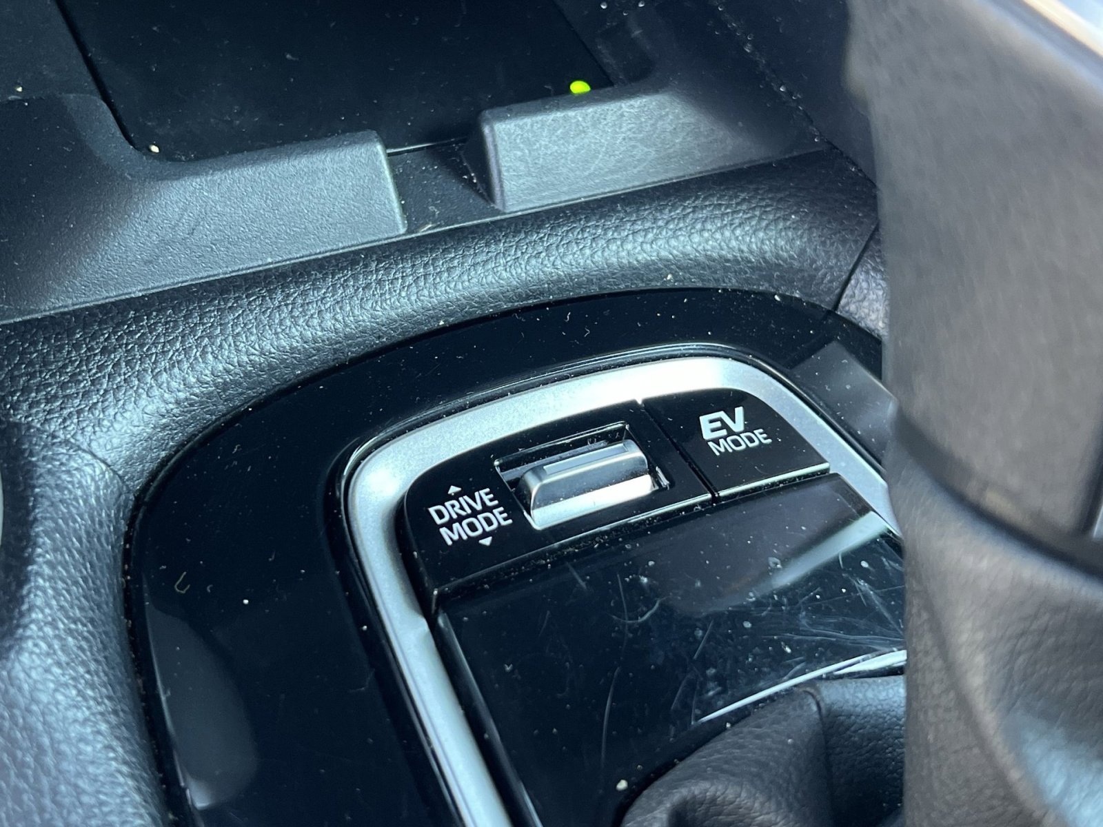 Used 2024 Toyota Corolla Cross SE image 33