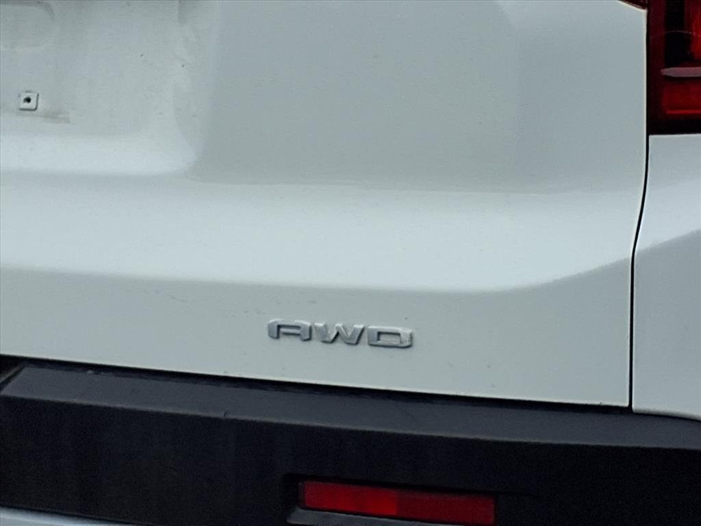 Used 2023 GMC Acadia SLT image 26