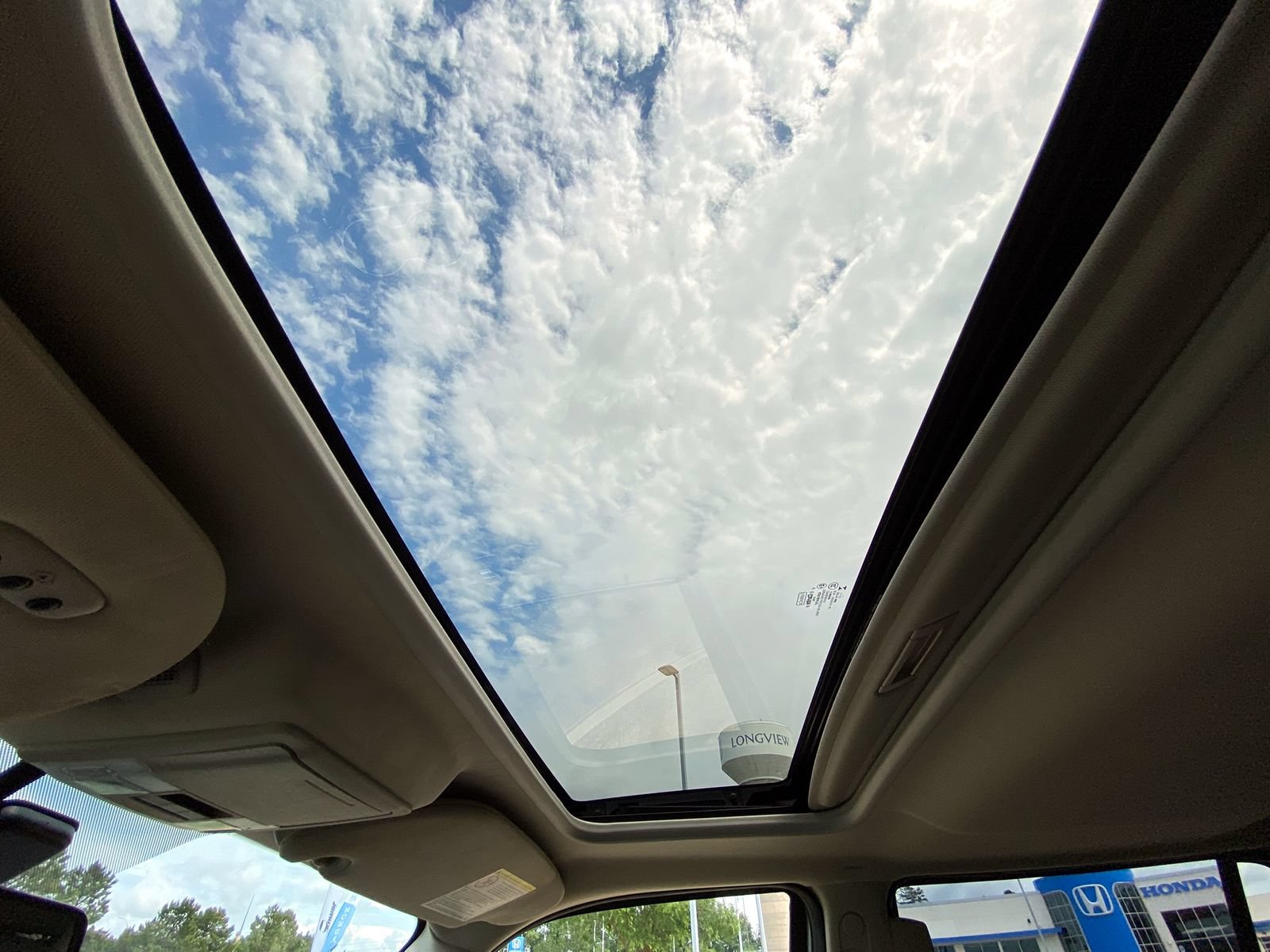 Used 2017 Lincoln Navigator L Select RWD image 25