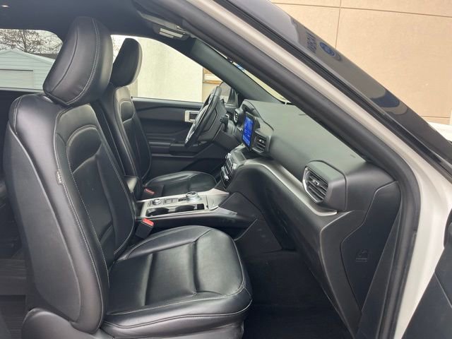 Used 2020 Ford Explorer XLT w/ Equipment Group 202A image 22