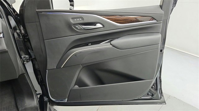 Certified 2022 Cadillac Escalade Premium Luxury image 21