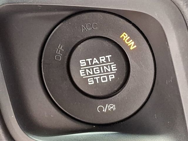 Used 2025 Jeep Wrangler Unlimited Sahara w/ Safety Group image 22