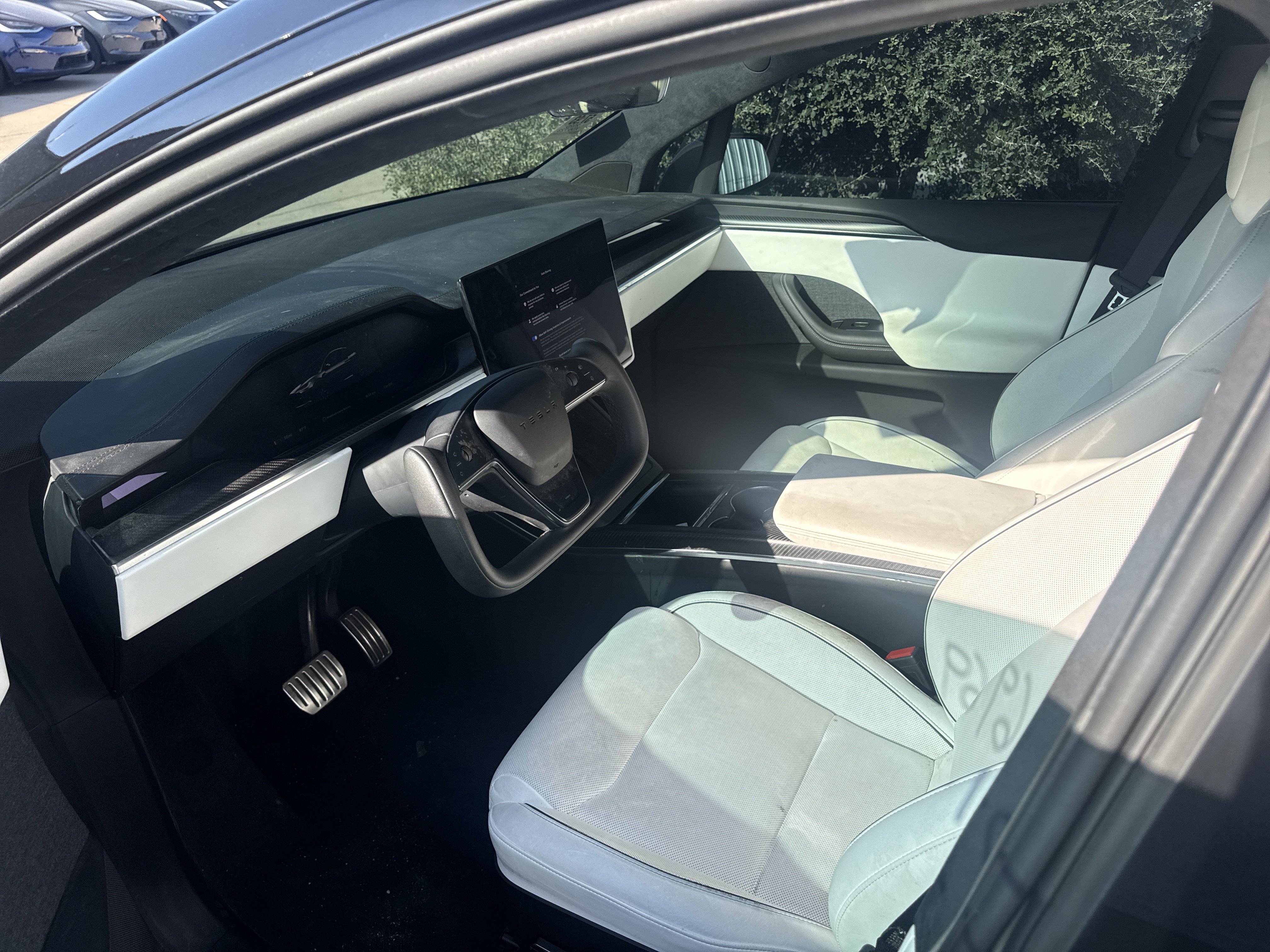 Used 2025 Tesla Model X Plaid AWD/4WD image 2