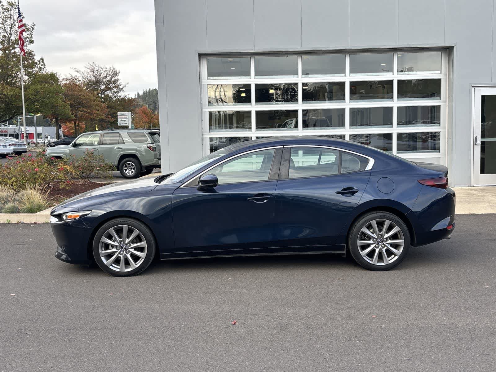 Used 2020 MAZDA MAZDA3 Sedan w/ Select Package FWD image 2
