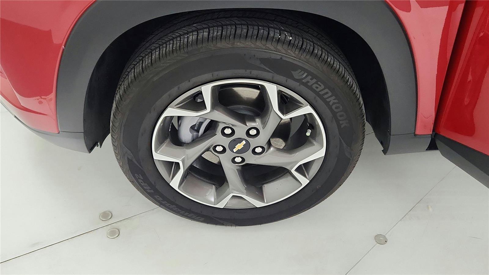 Used 2026 Chevrolet Trax LT w/ LT Convenience Package FWD image 33