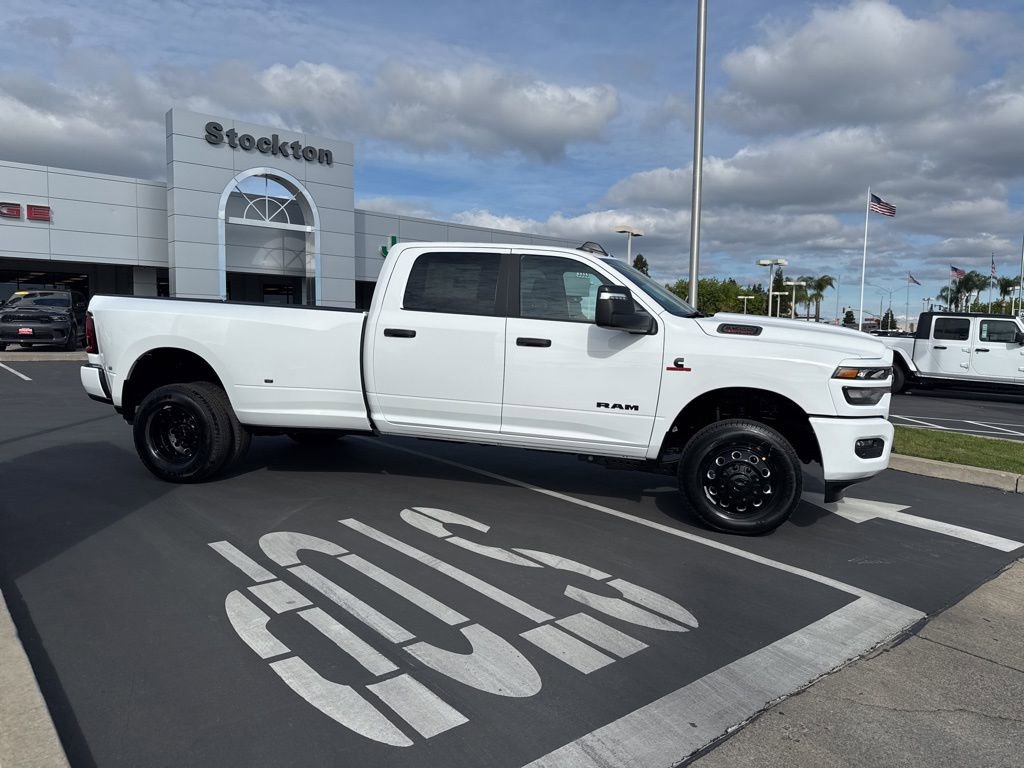 New 2026 RAM 3500 Big Horn AWD/4WD image 3