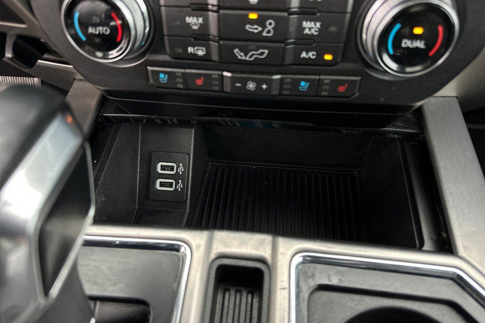 Used 2018 Ford F150 Platinum w/ Equipment Group 701A Luxury image 34