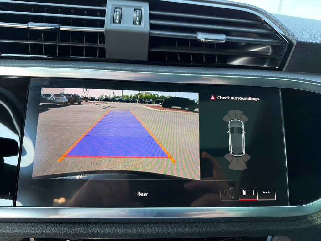 Used 2024 Audi Q3 2.0T Premium image 21