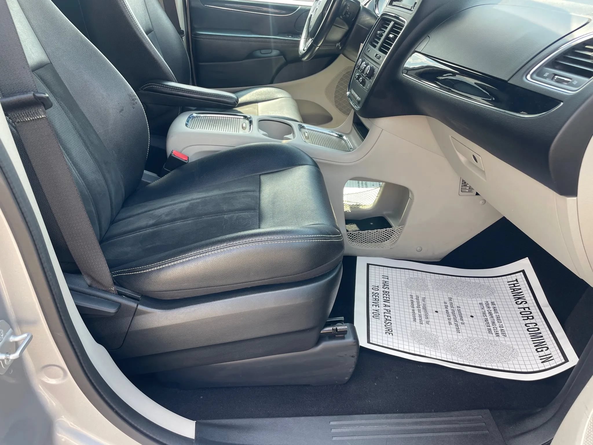 Used 2019 Dodge Grand Caravan SXT FWD image 11