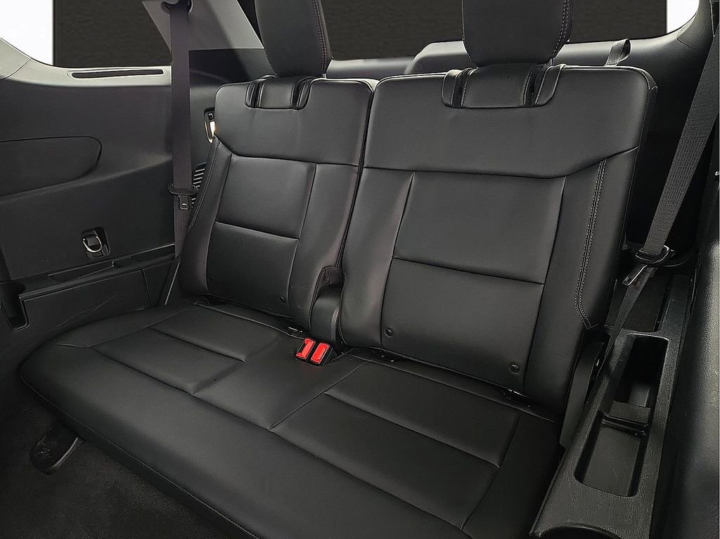 Used 2023 Ford Explorer XLT w/ Equipment Group 202A image 9