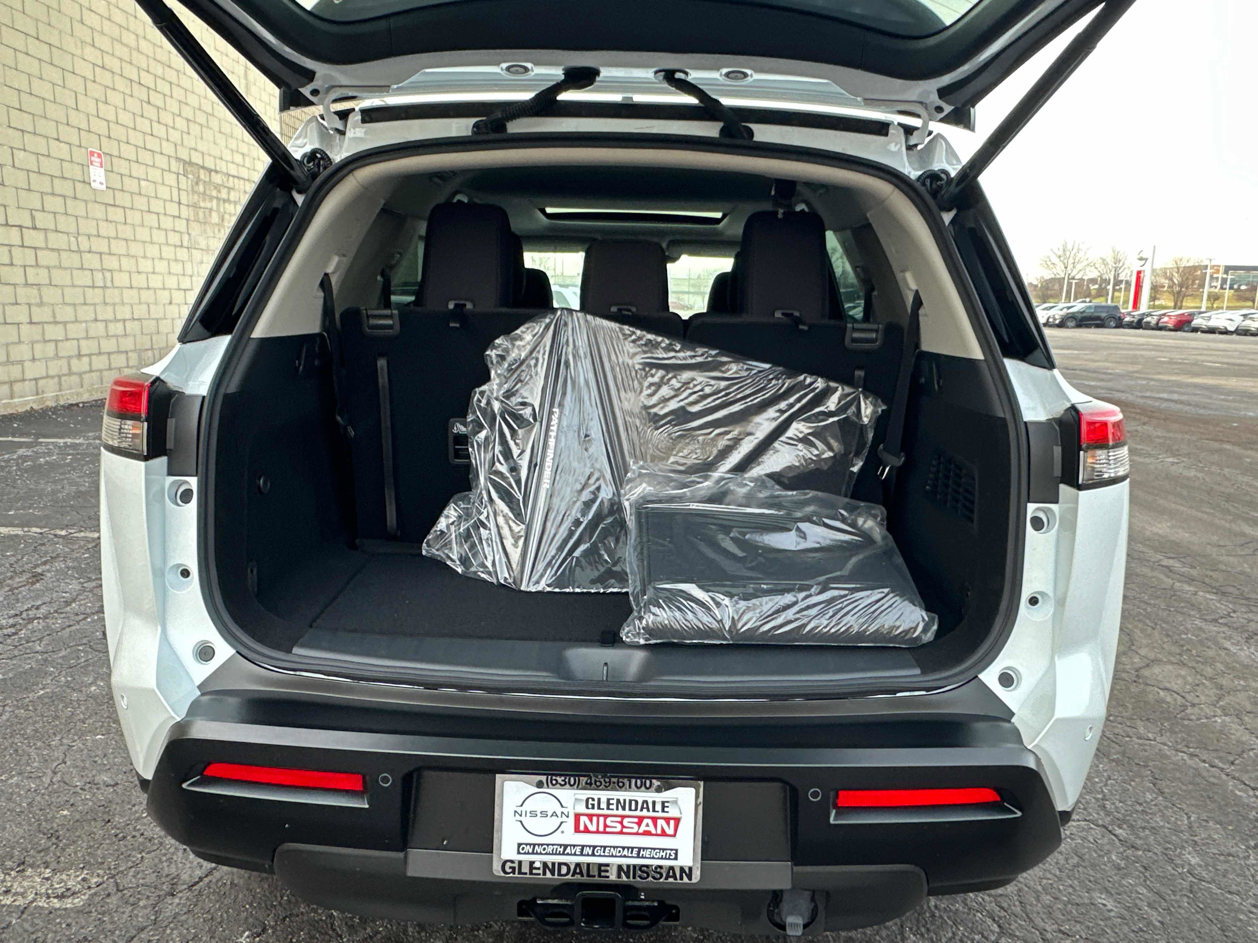 New 2026 Nissan Pathfinder SV w/ SV Premium Package AWD/4WD image 14