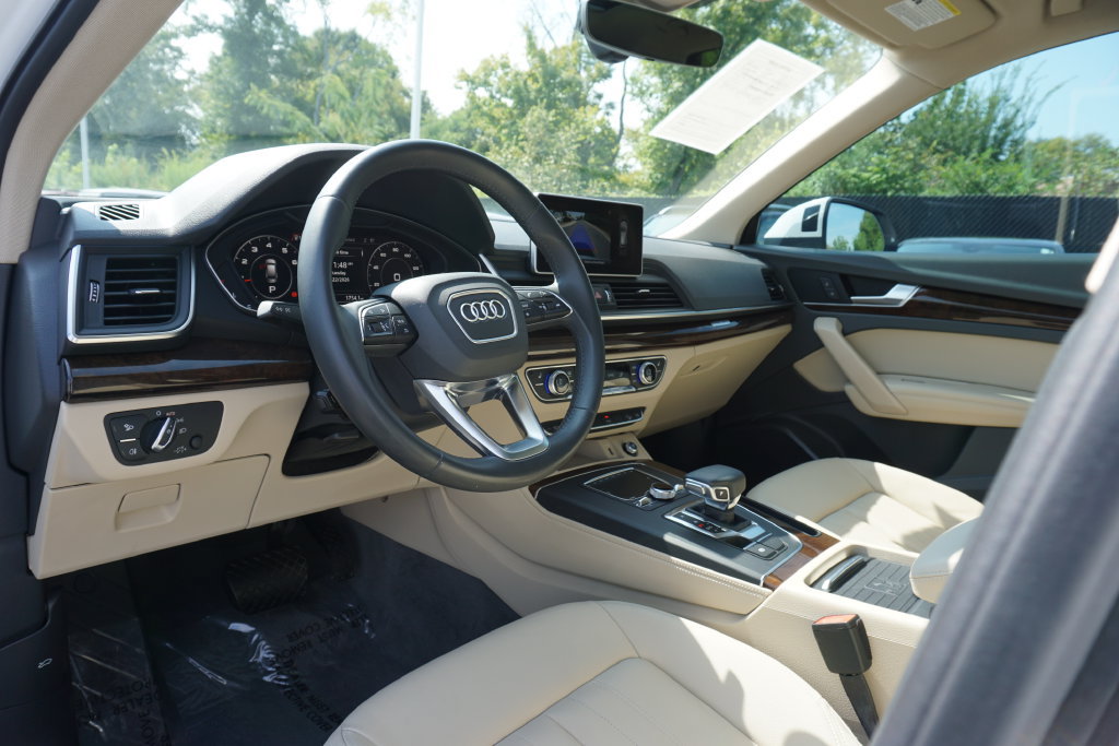 Used 2020 Audi Q5 2.0T Premium Plus w/ Premium Plus Package AWD/4WD image 14