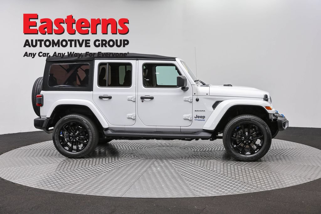 Used 2022 Jeep Wrangler Unlimited Sahara w/ Cold Weather Group AWD/4WD image 4