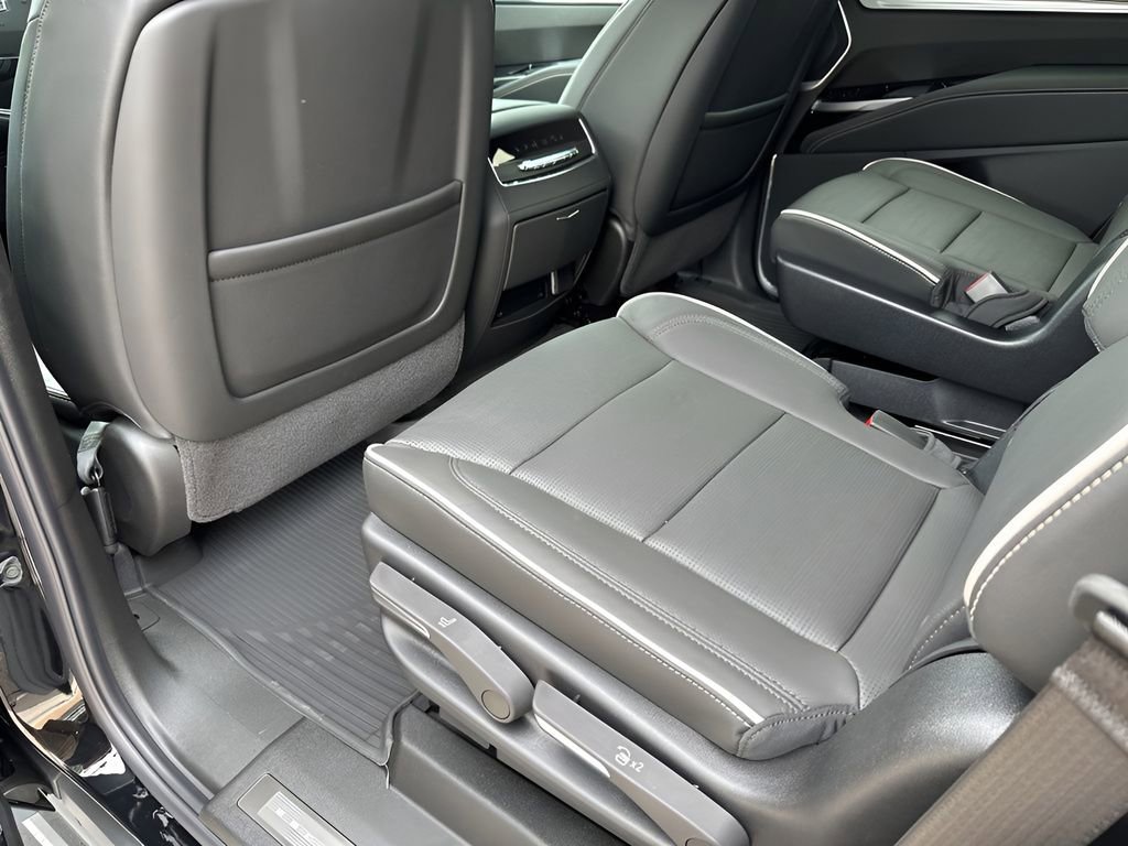New 2026 Cadillac Escalade Luxury w/ LPO, Floor Liner Package image 22