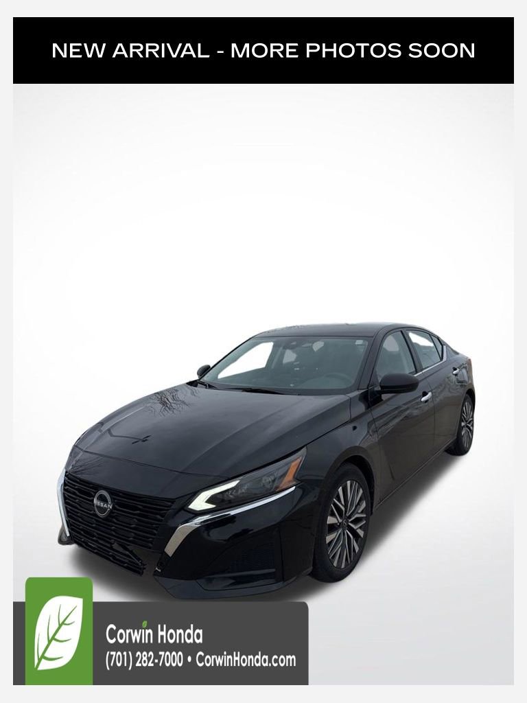 Used 2024 Nissan Altima 2.5 SV image 1