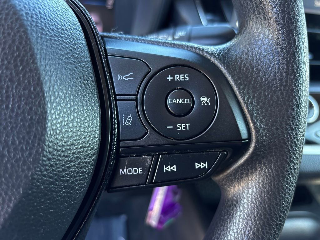 Used 2020 Toyota Corolla LE image 19