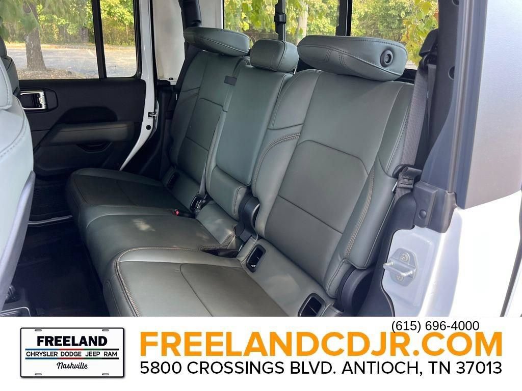 New 2025 Jeep Gladiator Mojave w/ Convenience Group AWD/4WD image 23