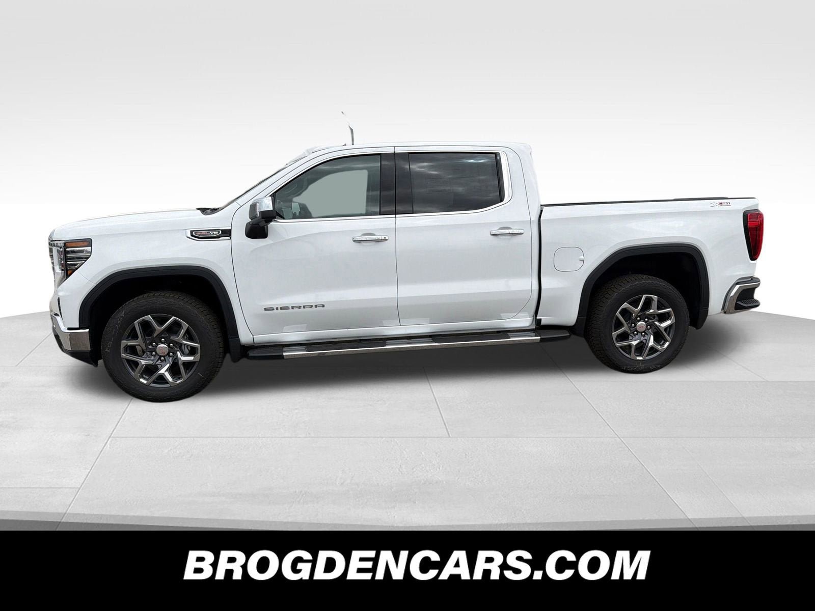 New 2026 GMC Sierra 1500 SLT AWD/4WD image 5