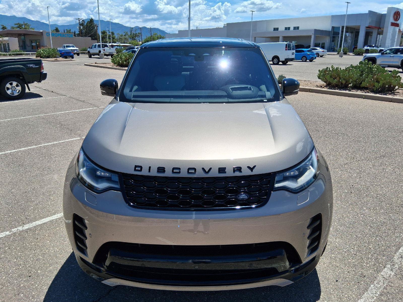 Used 2021 Land Rover Discovery HSE R-Dynamic AWD/4WD image 8