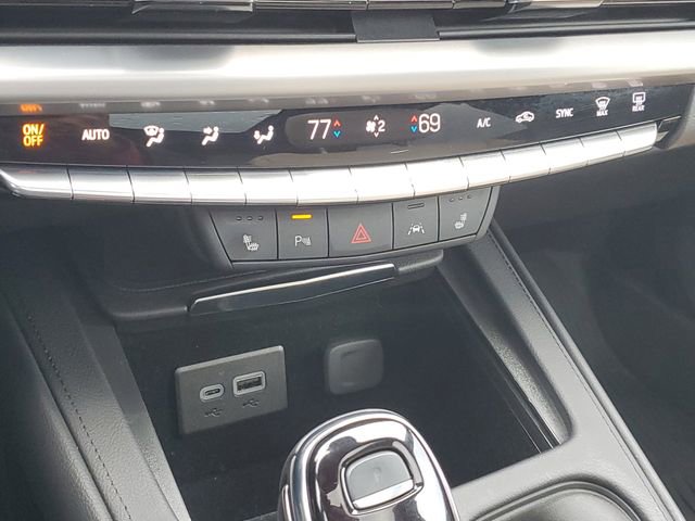 Used 2024 Cadillac XT4 Luxury w/ Cold Weather Package image 24