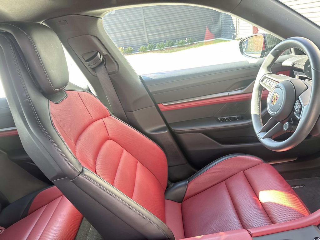 Used 2025 Porsche Taycan image 15