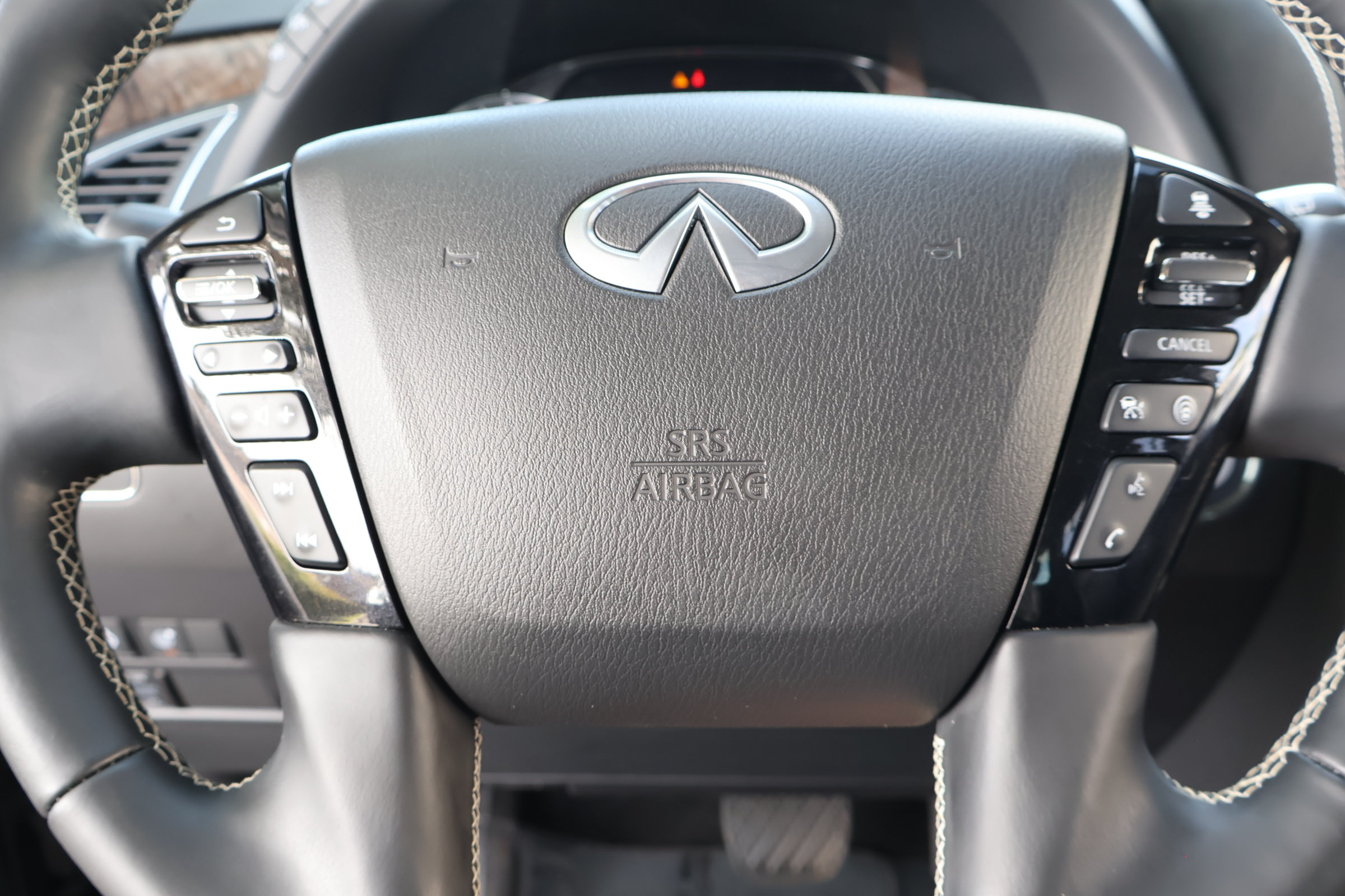 Used 2023 INFINITI QX80 Premium Select w/ Cargo Package AWD/4WD image 26