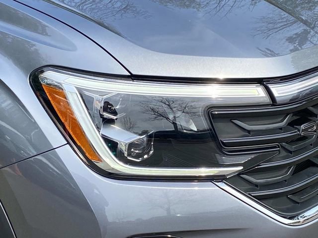 Used 2024 Volkswagen Atlas SEL Premium R-Line image 4