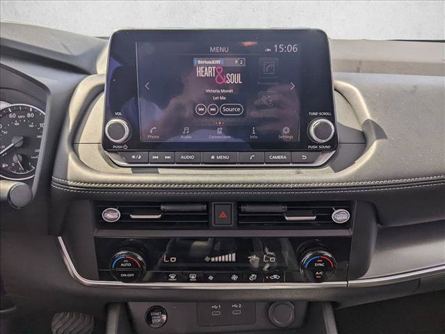 Used 2024 Nissan Rogue SV AWD/4WD image 12