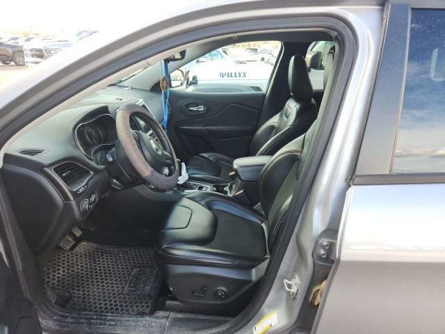 Used 2020 Jeep Cherokee Trailhawk w/ Cold Weather Group AWD/4WD image 10