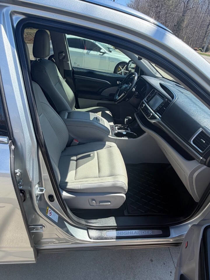 Used 2018 Toyota Highlander Limited Platinum image 15