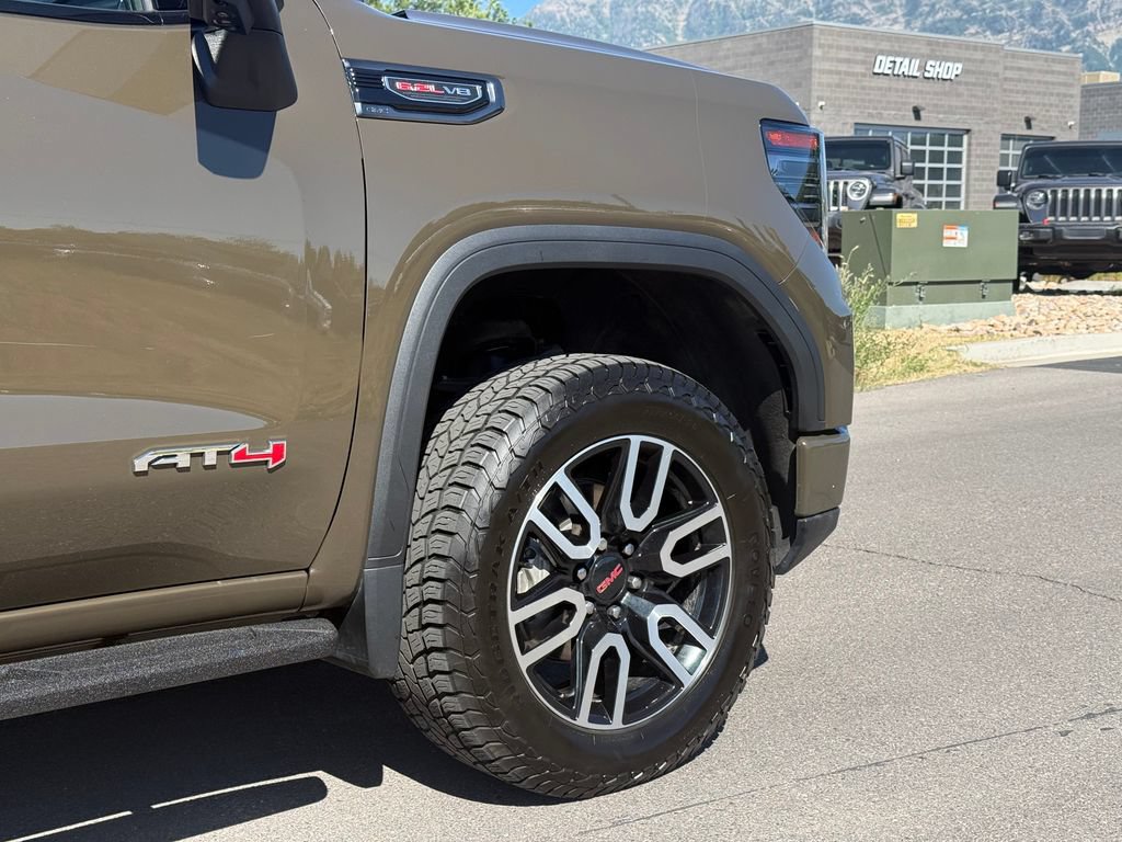 Used 2023 GMC Sierra 1500 AT4 w/ Technology Package AWD/4WD image 7