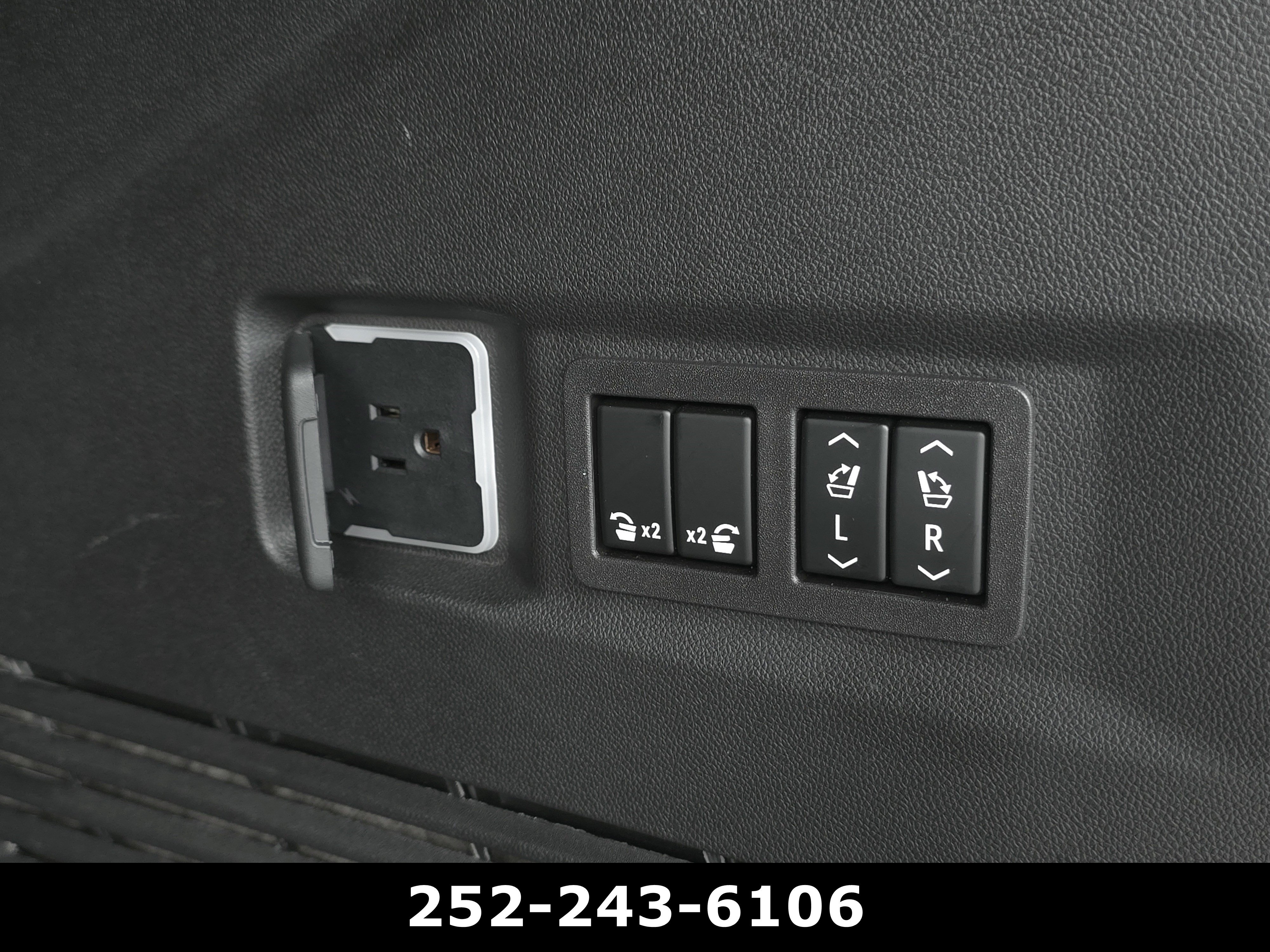 Used 2023 Chevrolet Tahoe Premier AWD/4WD image 37