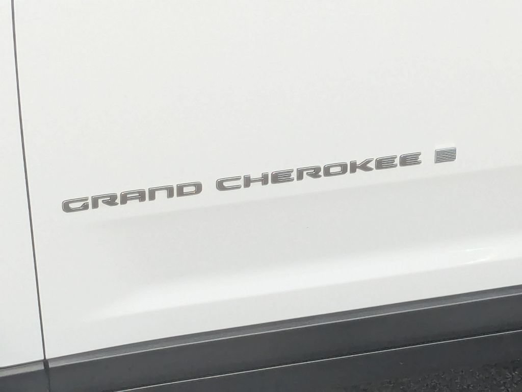 Certified 2022 Jeep Grand Cherokee L Limited w/ Luxury Tech Group II AWD/4WD image 10