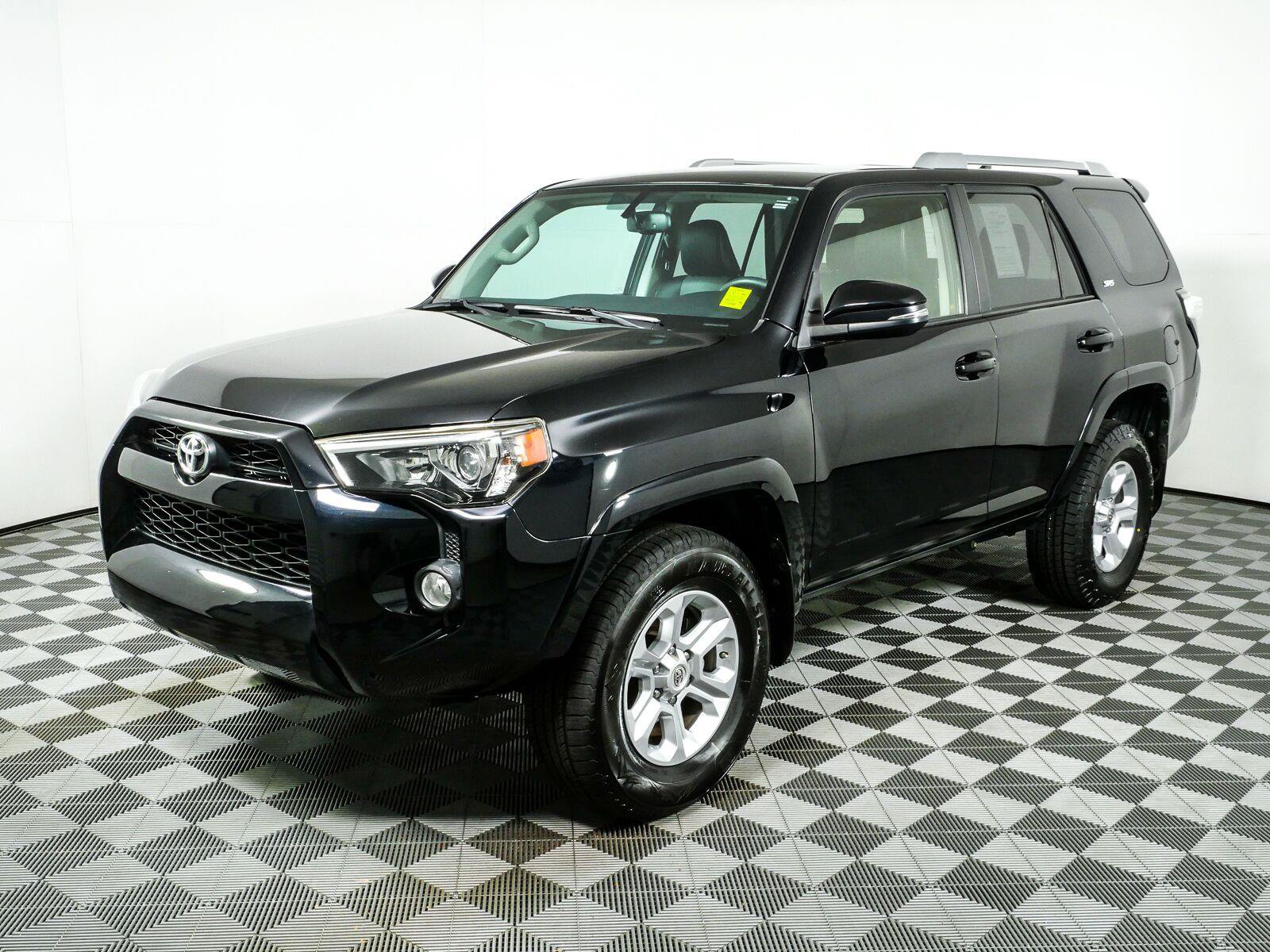 Used 2018 Toyota 4Runner SR5 Premium AWD/4WD image 26