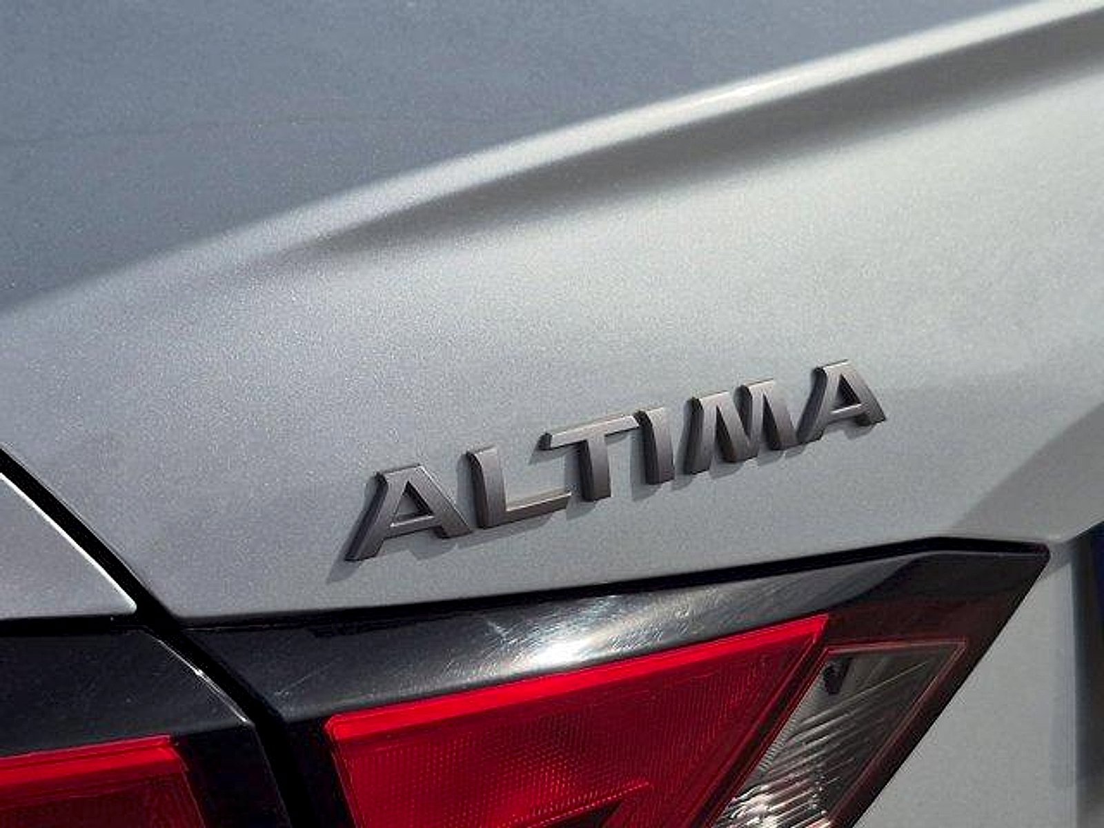 Used 2024 Nissan Altima 2.5 SV FWD image 29