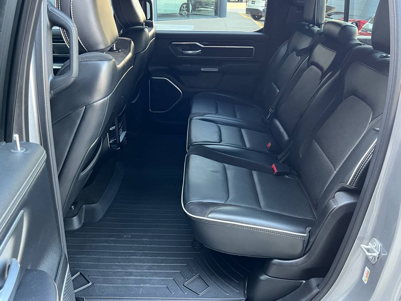 Used 2020 RAM 1500 Laramie w/ Sport Appearance Package AWD/4WD image 19