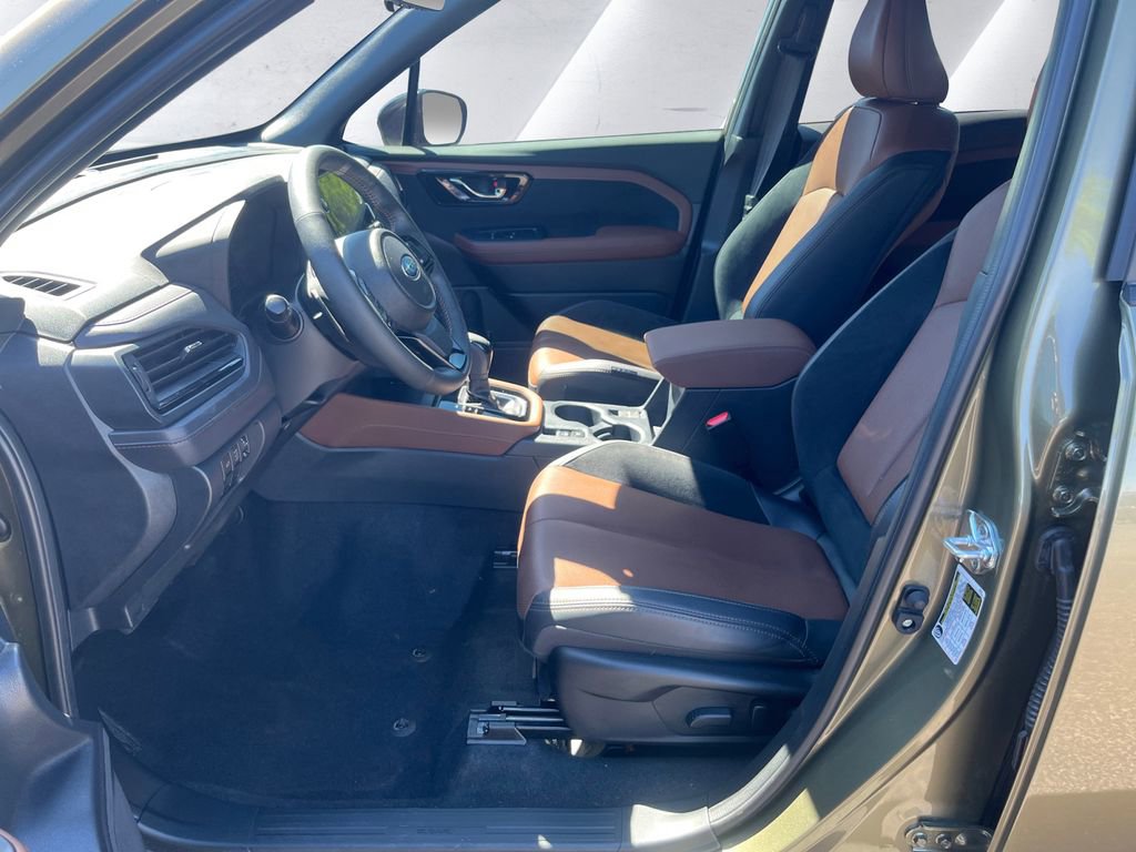 Used 2025 Subaru Forester Touring w/ Touring Package image 7